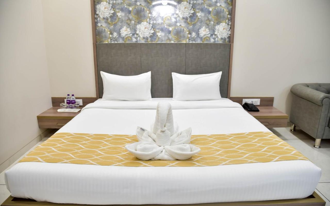 Shree Ganga Smb Hotels Ujaim Exterior foto