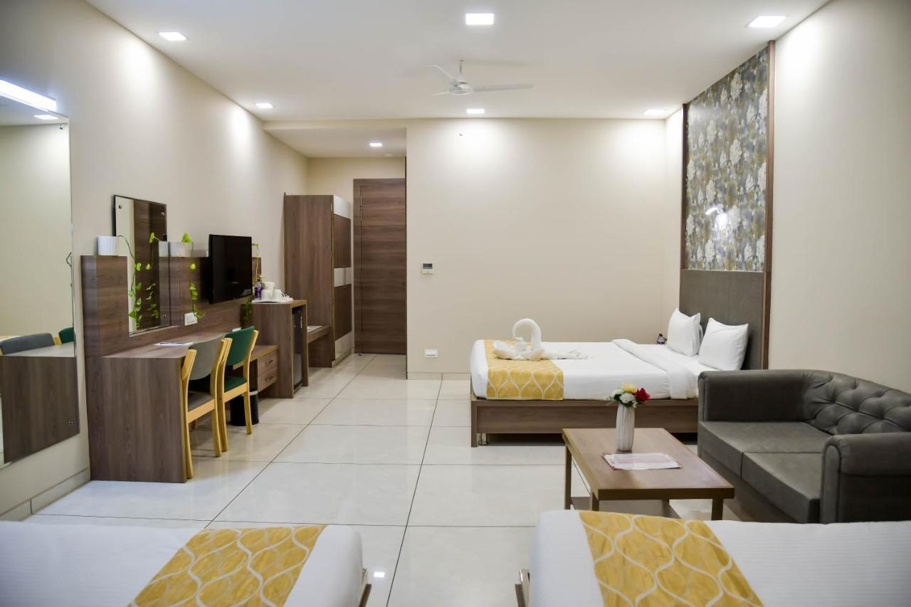 Shree Ganga Smb Hotels Ujaim Exterior foto