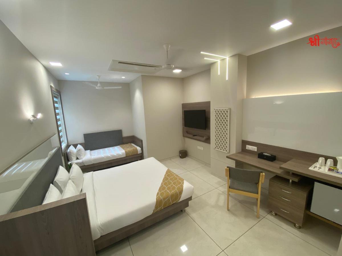 Shree Ganga Smb Hotels Ujaim Exterior foto