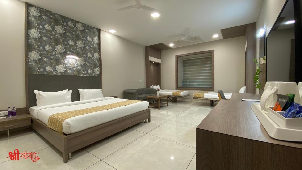 Shree Ganga Smb Hotels Ujaim Exterior foto
